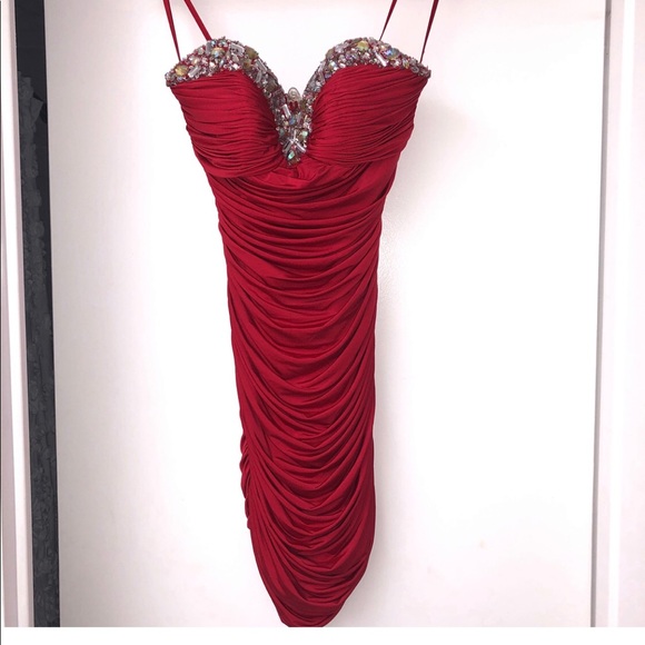 Formal Dress - Picture 3 of 8